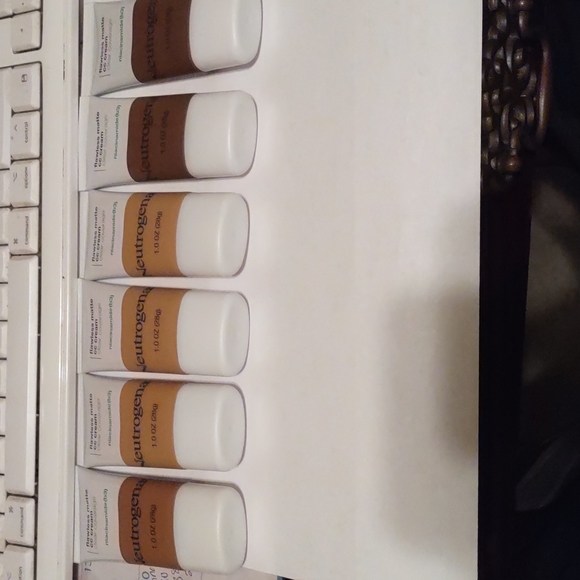 Neutrogena Other - Makeup